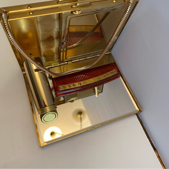 Vintage dance purse, powder, lipstick, comb, cigarette holder. Gold tone - Picture 10 of 13